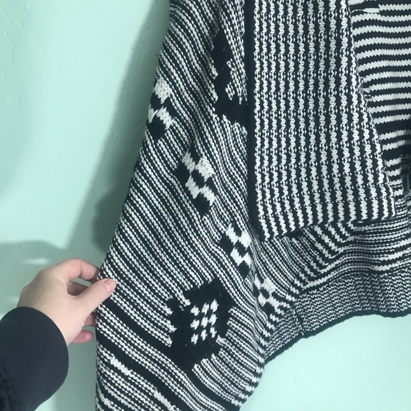 GAP open front southwestern cardigan Aztec Western tribal waterfall - Picture 3 of 6